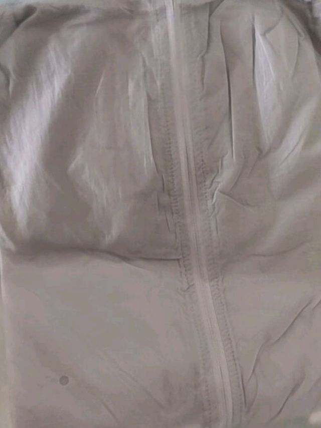 轻薄防晒衣