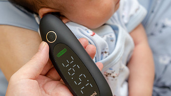 凡米鼓膜耳温枪体验：1秒测温精准反映宝宝是否发烧