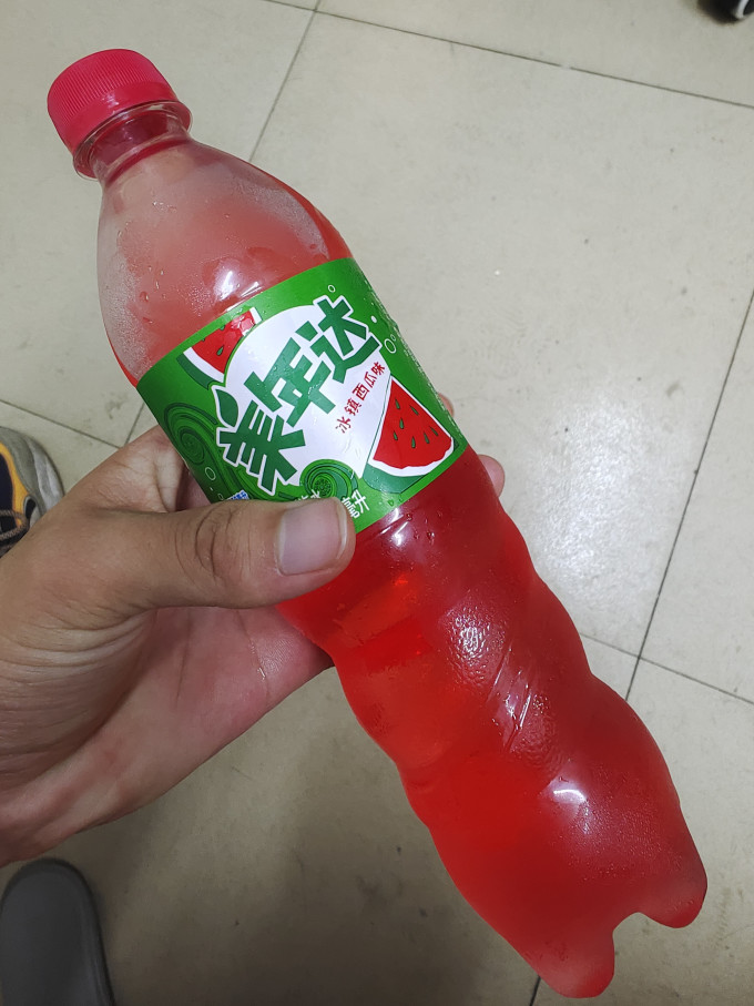 美年达碳酸饮料