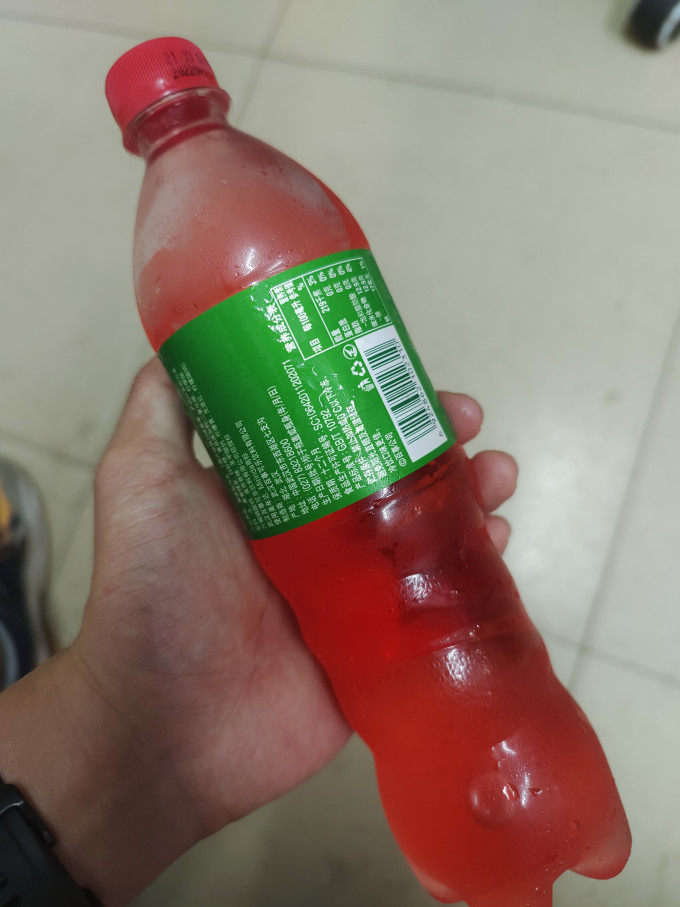美年达碳酸饮料