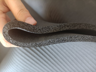 这次瑜伽垫终于不再只是当睡垫！