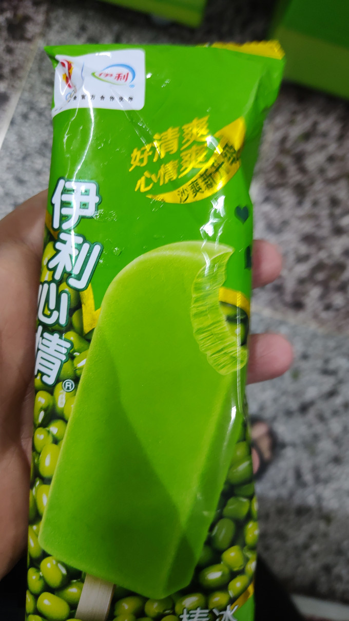 伊利冰淇淋/雪糕怎么样 伊利绿色心情,比起蒙牛还是差一点~_什么值得
