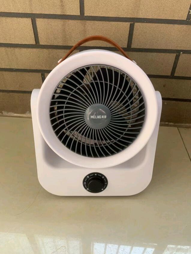 夏季的私人小风扇，清凉爽快