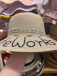 名创优品字母草帽👒6折，戴上一个出门么