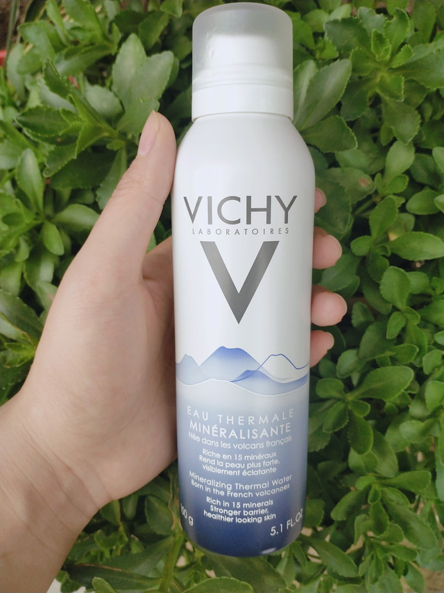 每年夏天必入的薇姿喷雾 