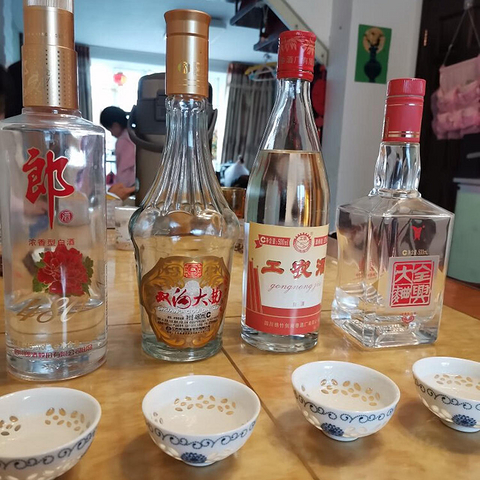 中年人选白酒，当选优质纯酿！推荐5款白酒，虽小众，但好喝不贵