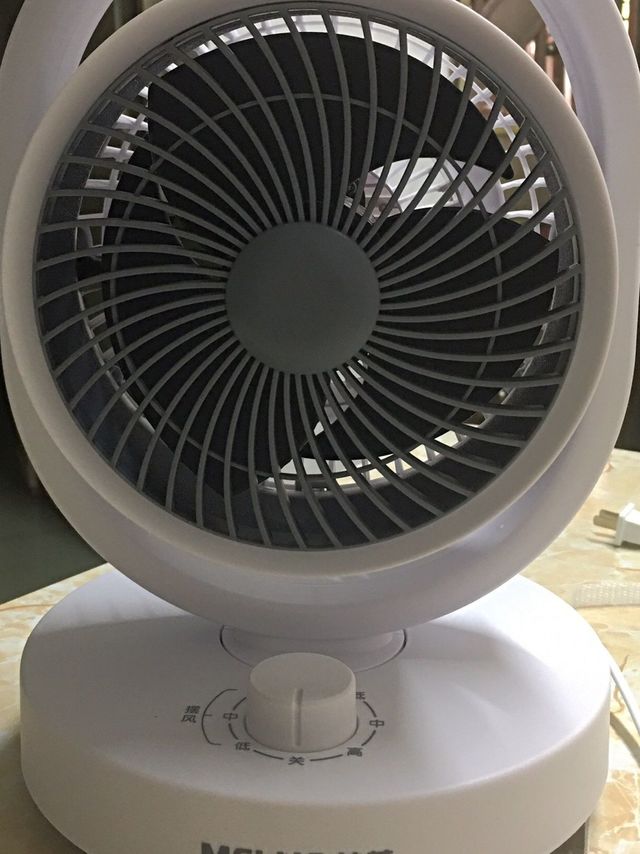 夏天来了还是吹风扇舒服