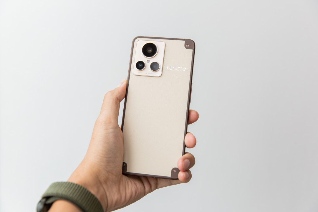 新品图赏:硬箱设计看点十足,realme 真我gt2大师探索版开箱图赏_手机