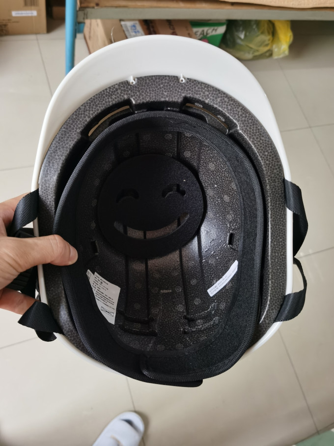 雅迪骑行头盔
