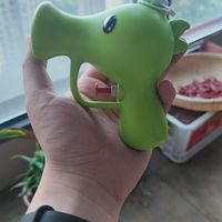 便宜的小水枪,简单又好玩