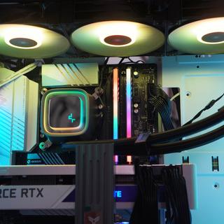 自攒的intel平台游戏机，intel i7-12700K平台主机晒单