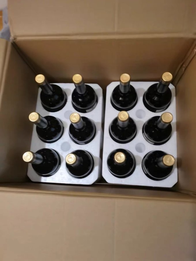 類人首葡萄酒