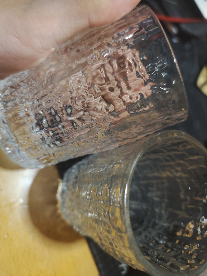 玻璃杯
