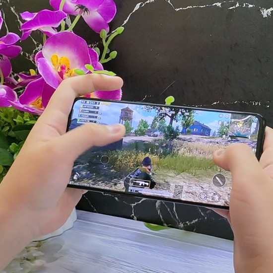 ColorOS游戏助手加持，OPPO Reno8 Pro畅玩游戏无压力