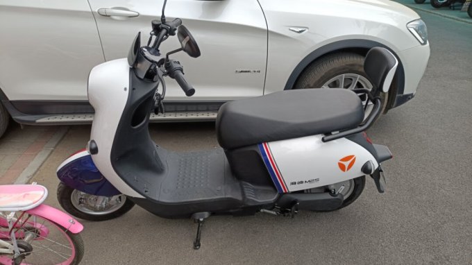 京东plus会员:yadea 雅迪 电动轻便摩托车 m2s2949元包邮(双重优惠)去