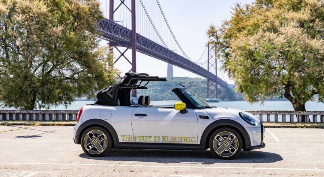 电动敞篷车 MINI COOPER SE敞篷版官图