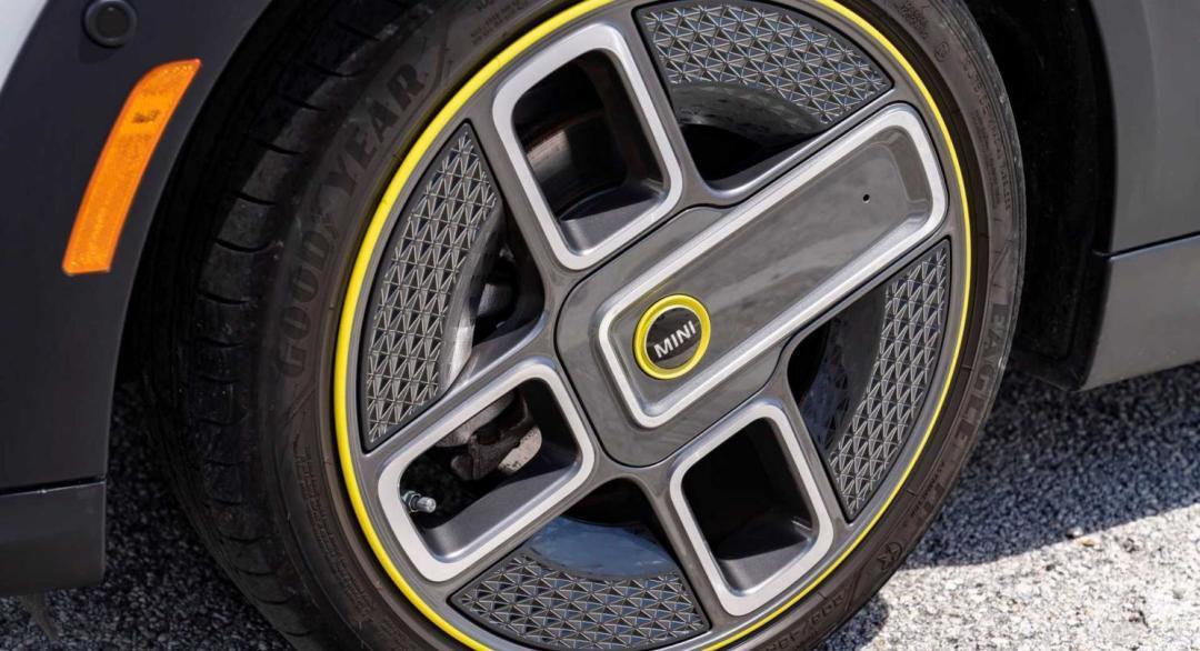 电动敞篷车 MINI COOPER SE敞篷版官图