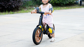 仅3.7kg，2到6岁都可用，Bebehoo儿童滑步车体验