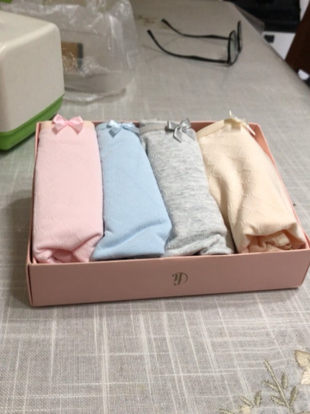 芬腾内裤女用，颜色四种，搭配的比较合理，