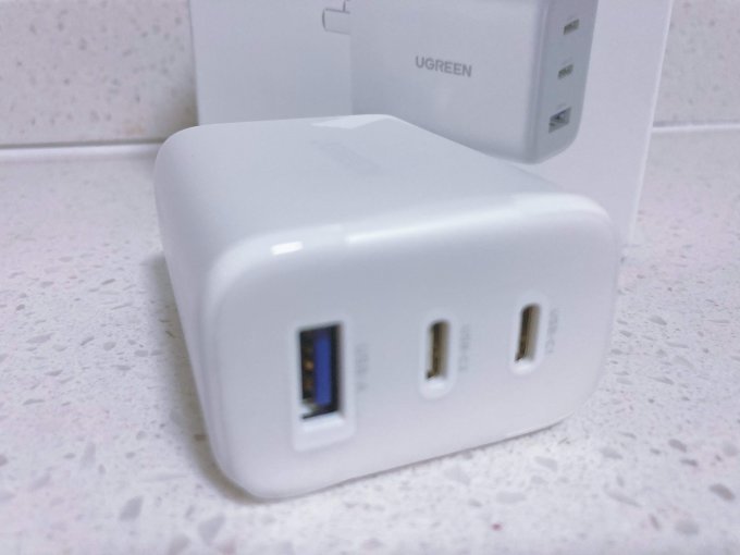 绿联充电器