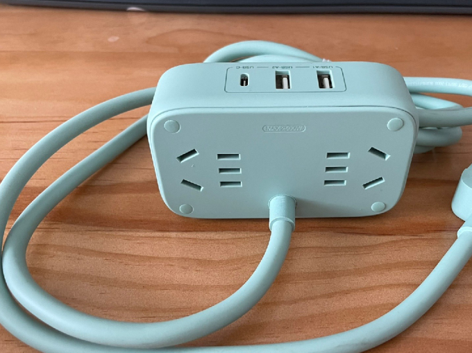 绿联充电器