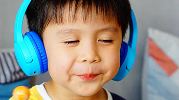 让孩子安静地享受故事的乐趣，贝尔金儿童耳机