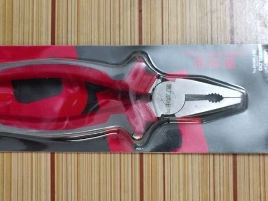 德力西电工老虎钳