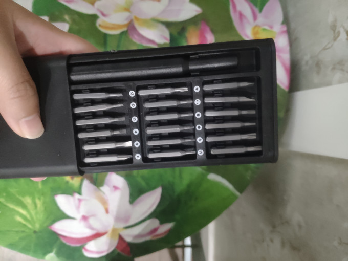 牛享螺丝刀