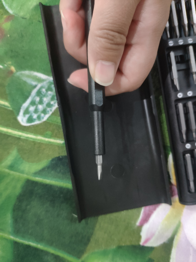 牛享螺丝刀