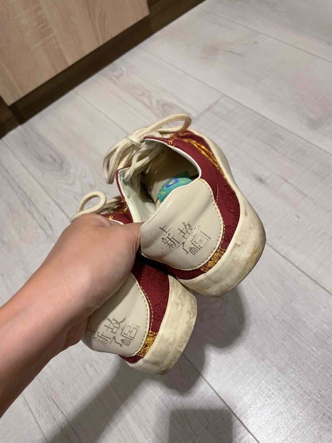 飞跃运动帆布鞋