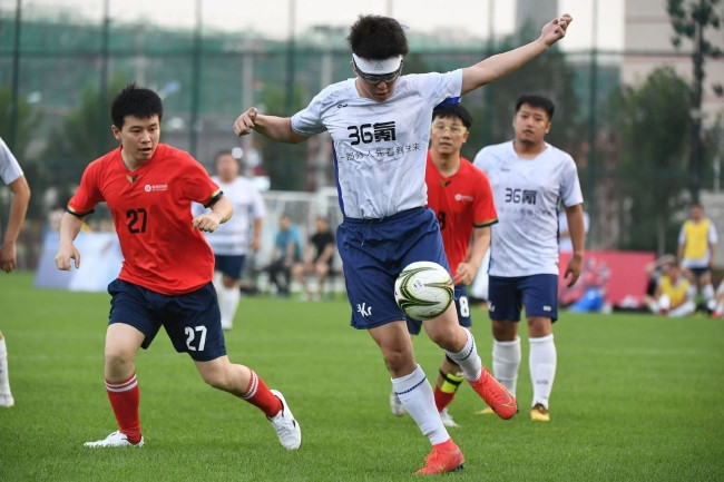 互联网人的“世界杯”！2022中国网络媒体足球精英赛在京开幕，小组赛第一轮战报来了