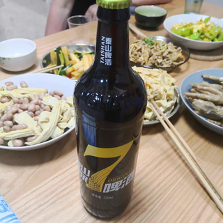 冰啤酒是夏天的标配