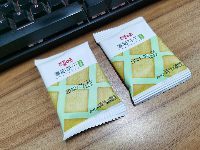 百草味饼干