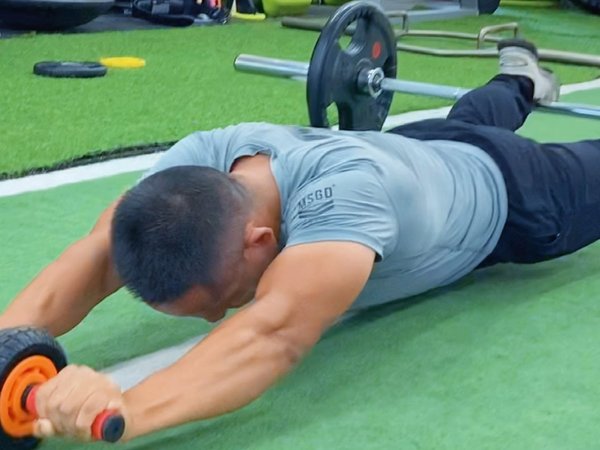 这几个动作，应该是健腹轮的天花板了吧？