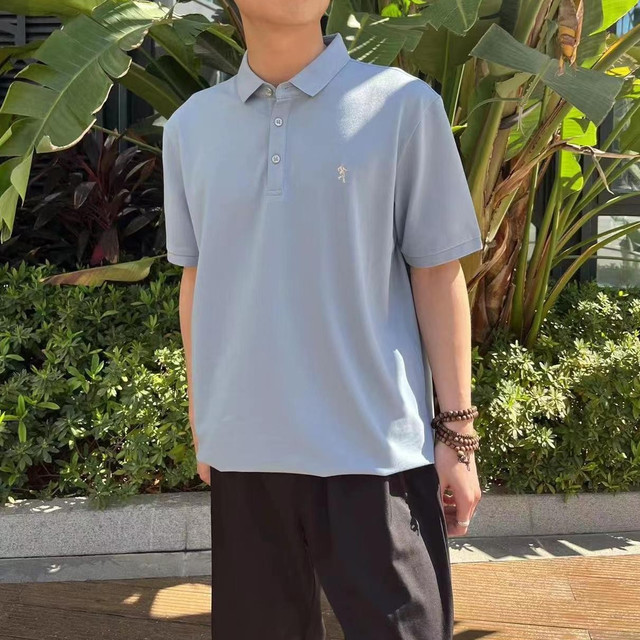 
衣服超级好看料子非常舒服哈哈，质量好跟