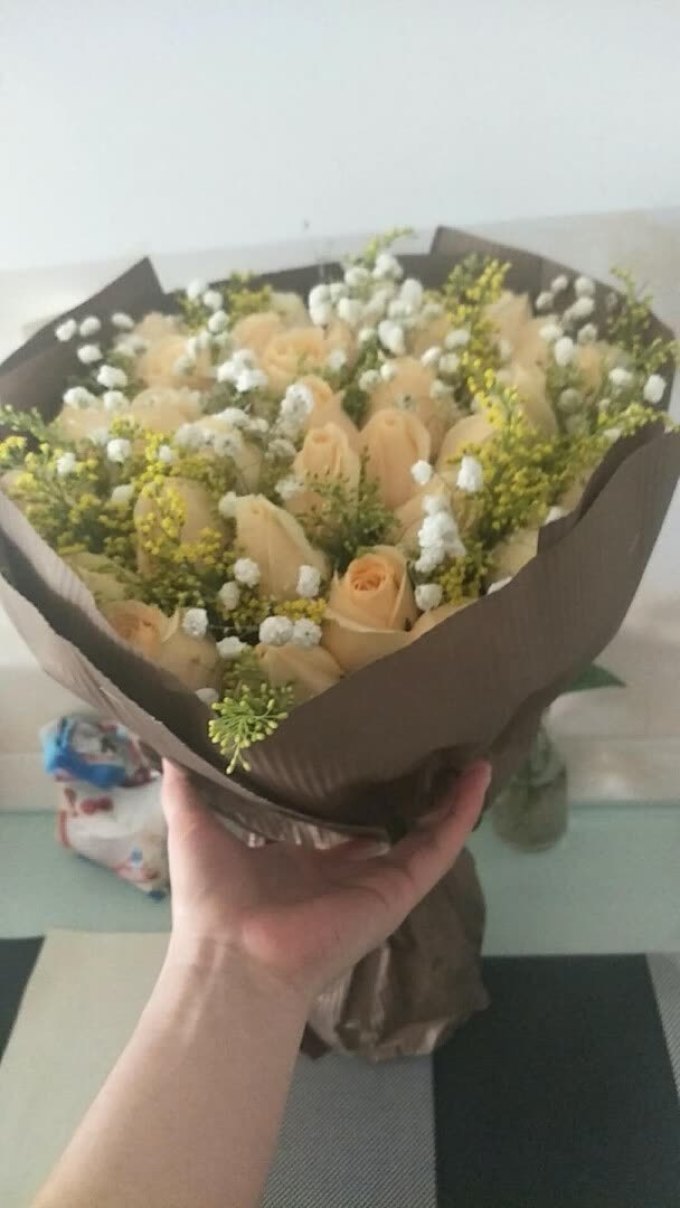 梦馨鲜花鲜花速递怎么样 买来送人的,花很新鲜,超喜欢的._什么值得买