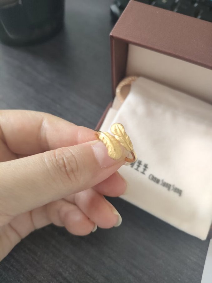 周生生黄金戒指