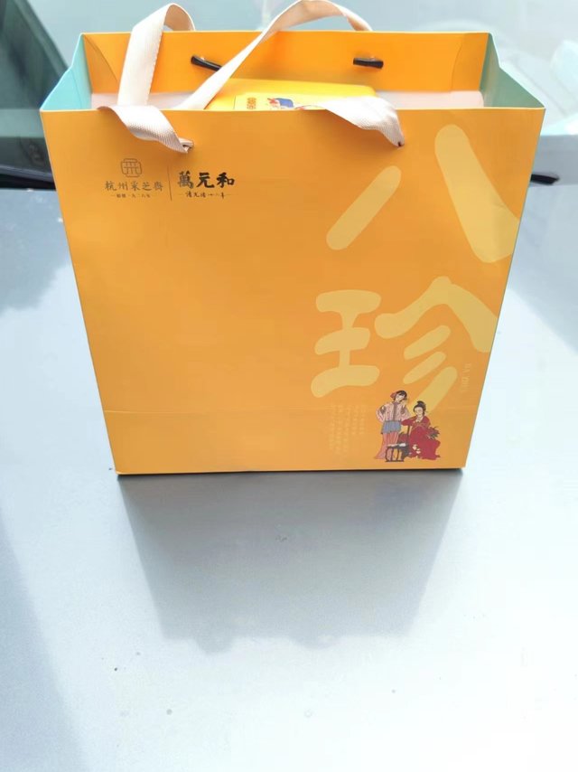 
包装品质：包装高大上，很有质感，送人送