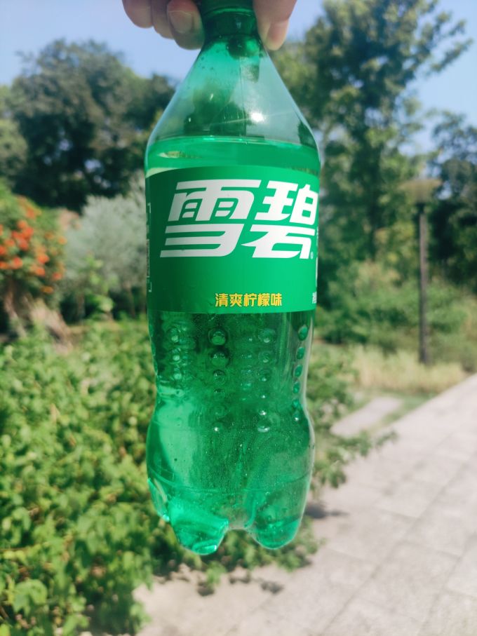 雪碧碳酸饮料