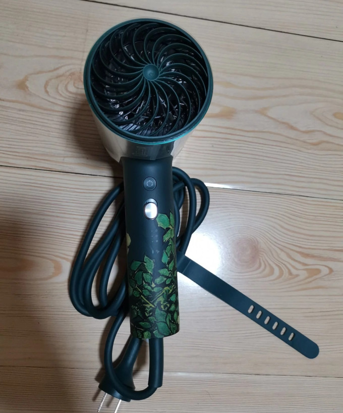 素士电吹风