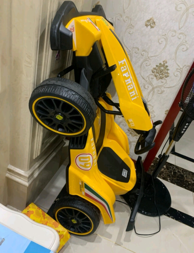 萨玛特儿童电动车