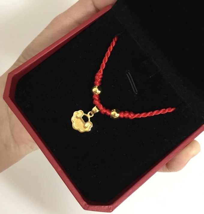周大福黄金吊坠