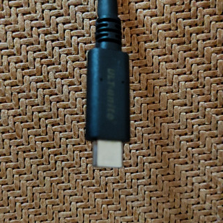 实惠的USB4数据线