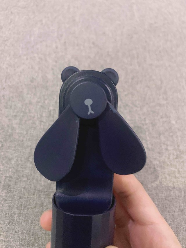 小风扇不离手