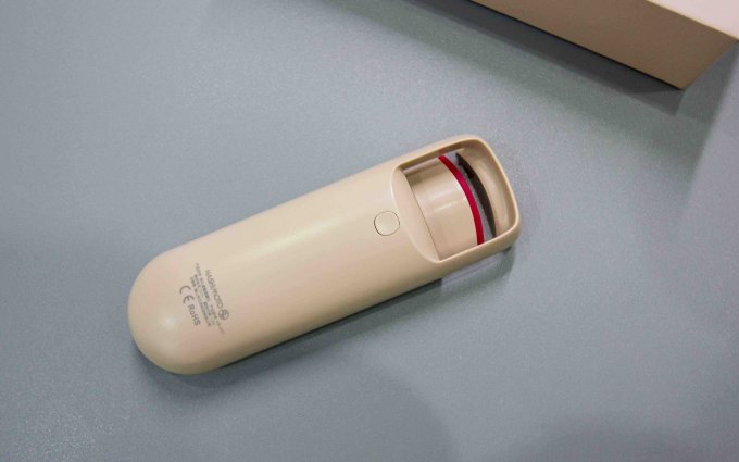 巧本美睫器