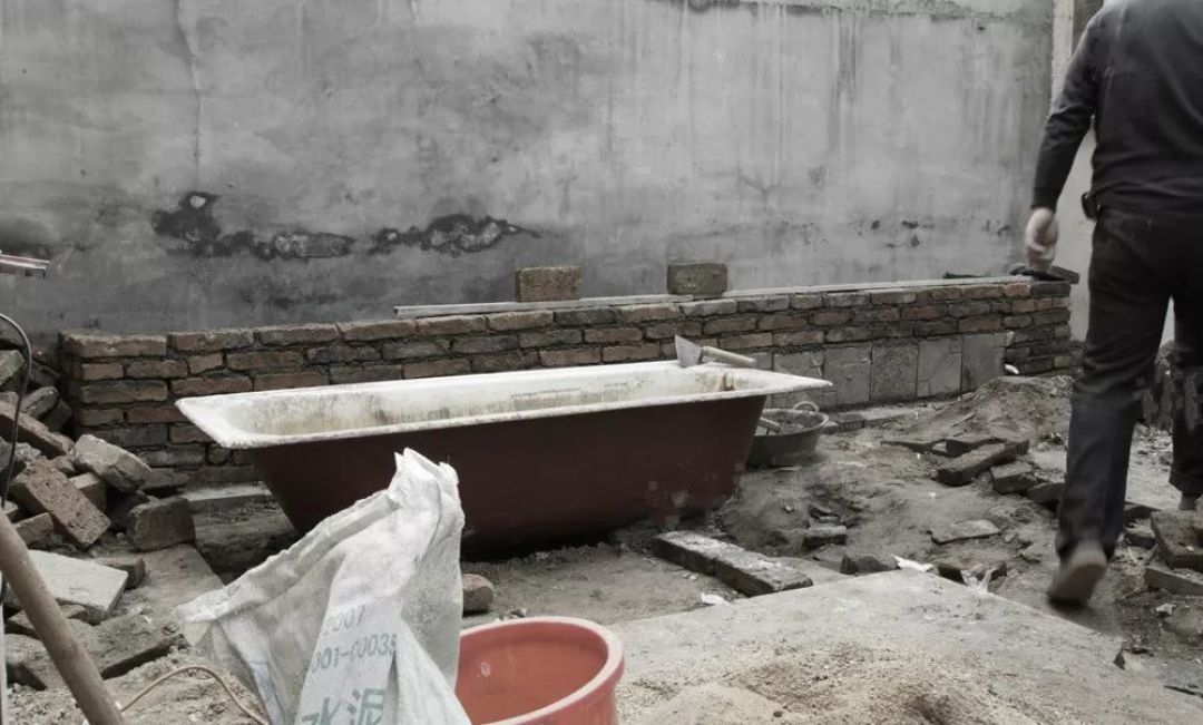 中年设计师回到老家,一砖一瓦将39m² 废旧小院建成花园,作为送给父母最好的礼物