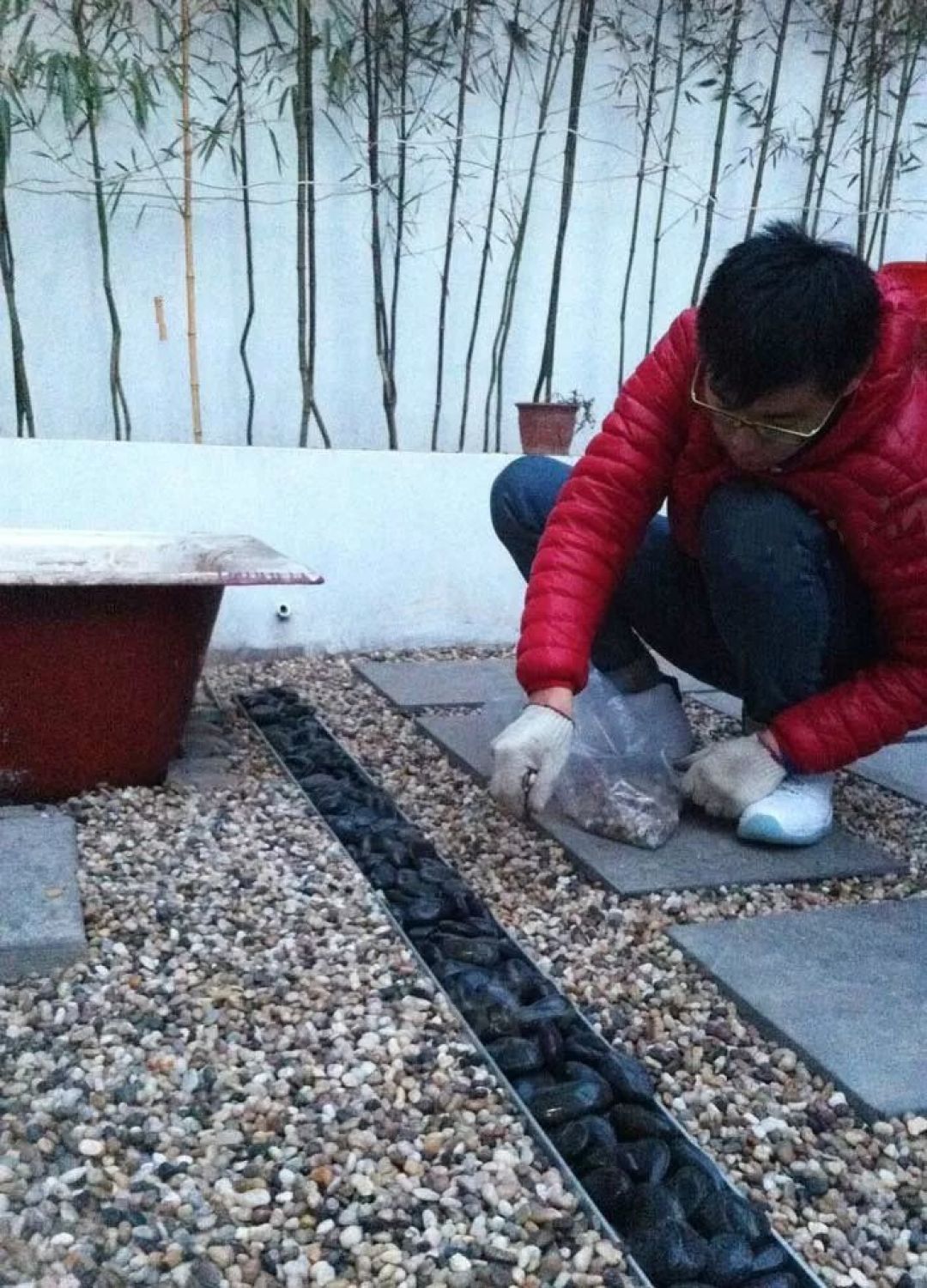 中年设计师回到老家,一砖一瓦将39m² 废旧小院建成花园,作为送给父母最好的礼物