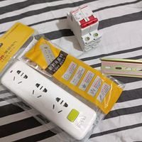 4块钱，买德力西空气开关还送排插