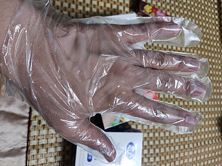 小龙虾，家居清洁必备的塑料手套