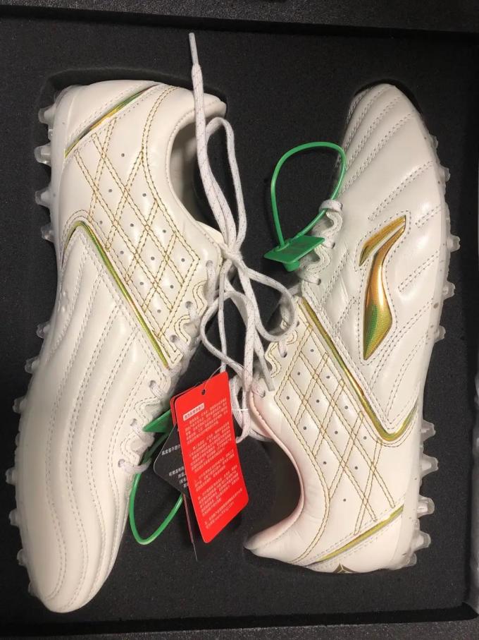 李宁足球鞋怎么样 li-ning李宁 铁系列短钉足球鞋_什么值得买